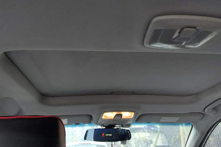 Used SsangYong Korando 2014 2.0L Gasoline Two-Wheel Drive Automatic Luxury Navigation Edition Headliner