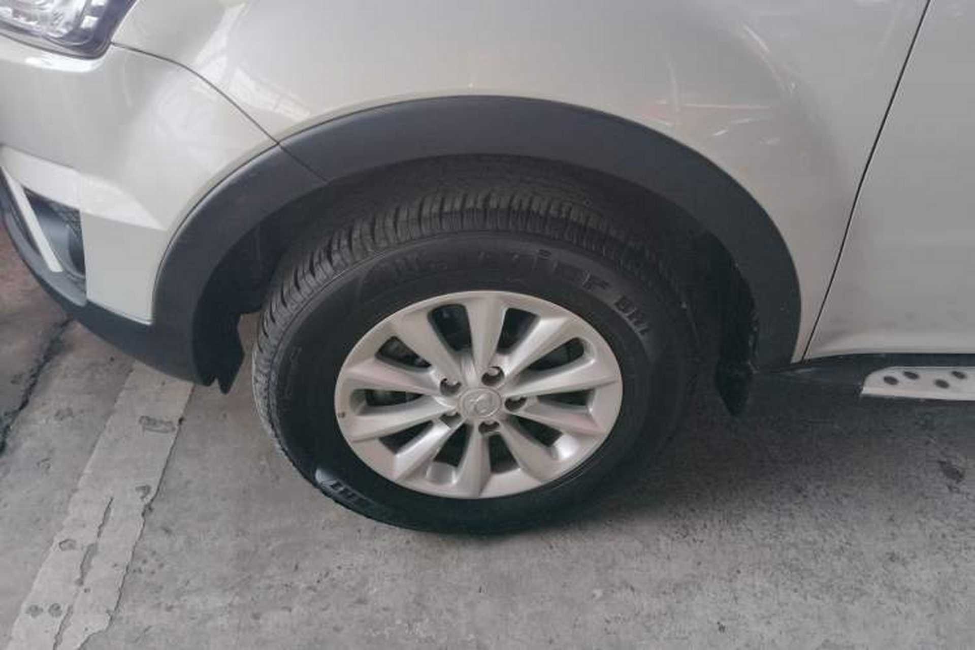 Used SsangYong Korando 2014 2.0L Gasoline Two-Wheel Drive Automatic Elite Navigation Edition Left Front Wheel Hub