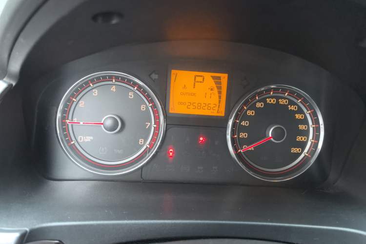 Used SsangYong Korando 2014 2.0L Gasoline Two-Wheel Drive Automatic Luxury Navigation Edition Odometer Close Up