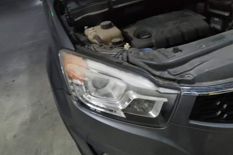Used SsangYong Korando 2014 2.0L Gasoline 4x4 Automatic Luxury Navigation Edition Right Front Headlight