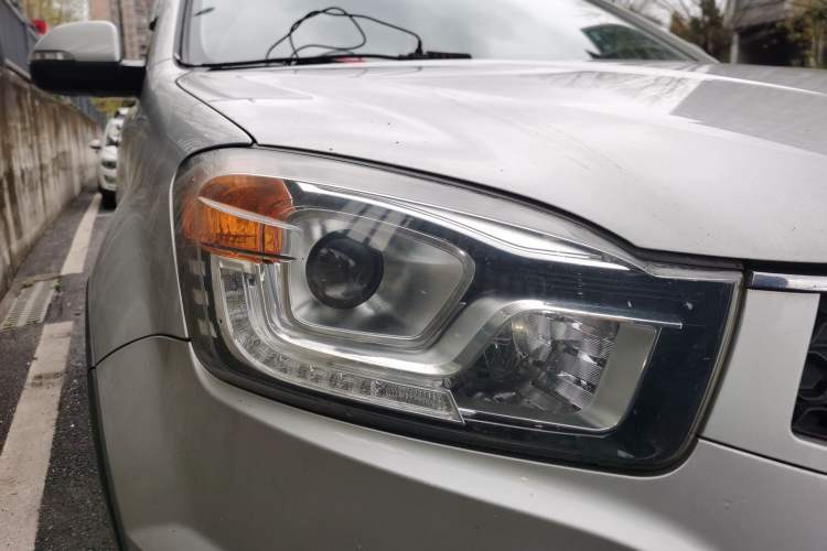 Used SsangYong Korando 2014 2.0L Gasoline 4x4 Automatic Luxury Navigation Edition Right Front Headlight