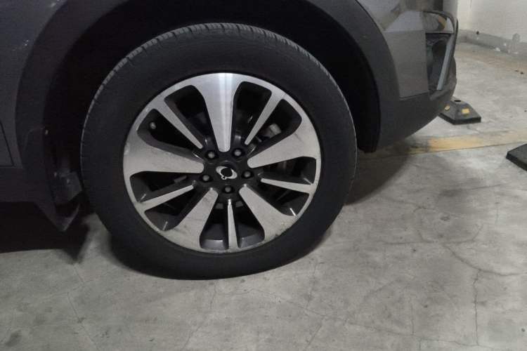 Used SsangYong Korando 2014 2.0L Gasoline 4x4 Automatic Luxury Navigation Edition Right Front Wheel Hub