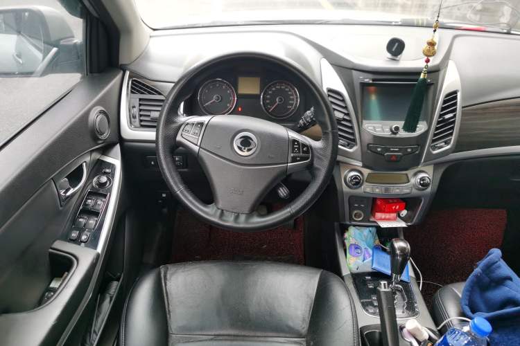 Used SsangYong Korando 2014 2.0L Gasoline 4x4 Automatic Luxury Navigation Edition Steering Wheel