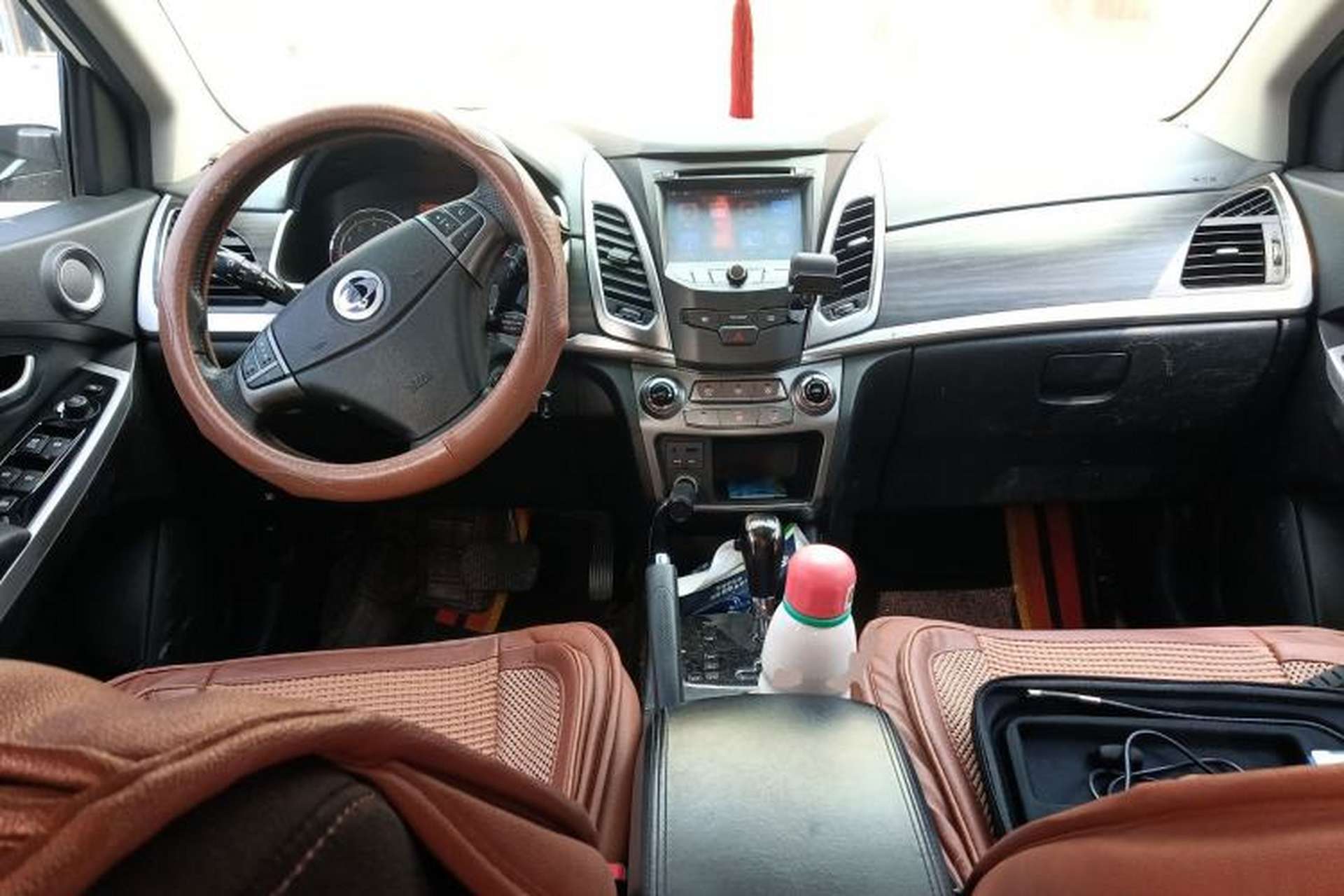 Used SsangYong Korando 2014 2.0L Gasoline Two-Wheel Drive Automatic Elite Navigation Edition Center Console