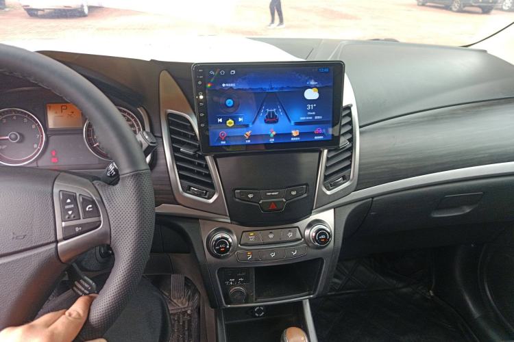 Used SsangYong Korando 2014 2.0L Gasoline Two-Wheel Drive Automatic Elite Navigation Edition Center Console