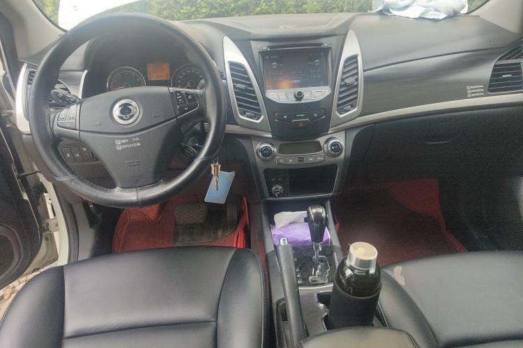 Used SsangYong Korando 2014 2.0L Gasoline 4x4 Automatic Luxury Navigation Edition Center Console