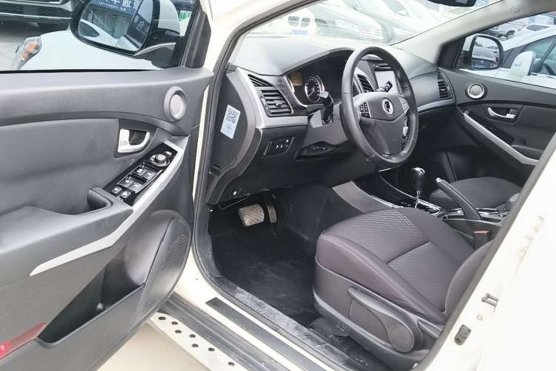 Used SsangYong Korando 2014 2.0L Gasoline Two-Wheel Drive Automatic Elite Navigation Edition Driver Seat