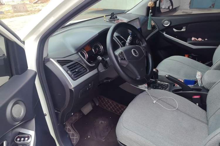 Used SsangYong Korando 2014 2.0L Gasoline Two-Wheel Drive Automatic Elite Navigation Edition Driver Seat
