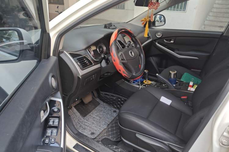 Used SsangYong Korando 2014 2.0L Gasoline Two-Wheel Drive Automatic Elite Navigation Edition Driver Seat
