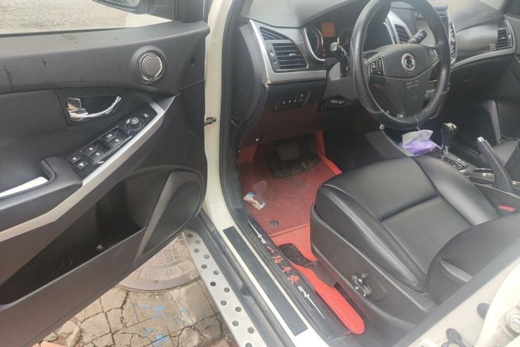 Used SsangYong Korando 2014 2.0L Gasoline 4x4 Automatic Luxury Navigation Edition Driver Seat