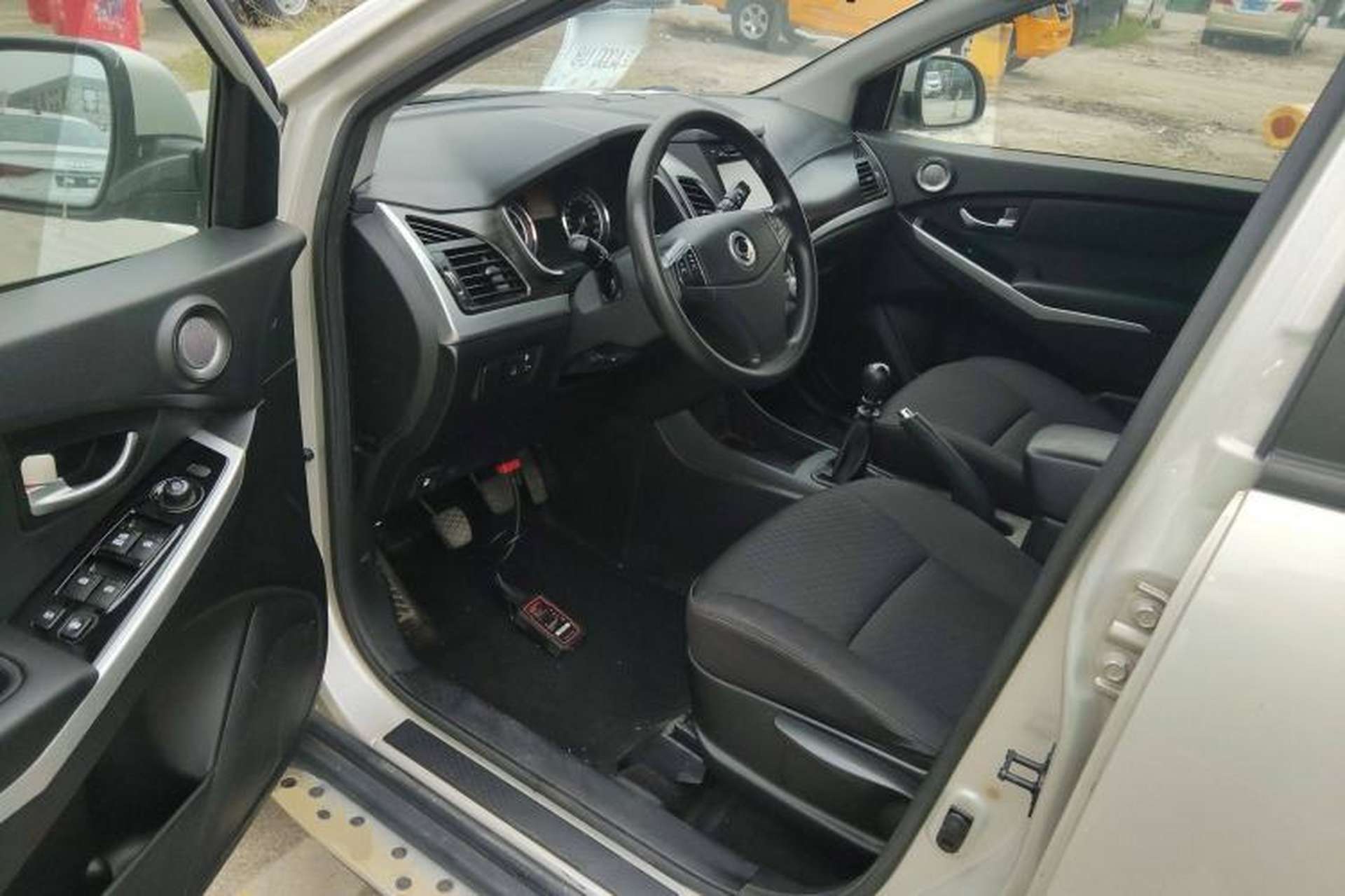 Used SsangYong Korando 2014 2.0L Gasoline Two-Wheel Drive Manual Comfort Navigation Edition Driver Seat