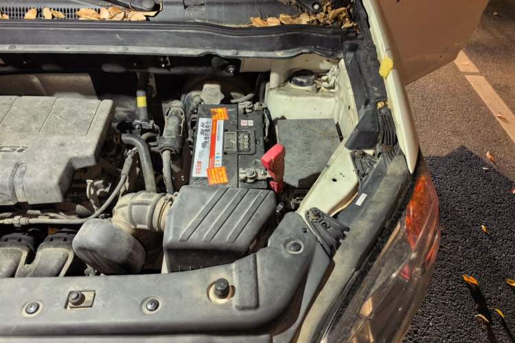 Used SsangYong Korando 2014 2.0L Gasoline Two-Wheel Drive Manual Comfort Navigation Edition Engine Bay Left