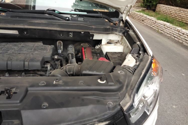 Used SsangYong Korando 2014 2.0L Gasoline Two-Wheel Drive Automatic Elite Navigation Edition Engine Bay Left