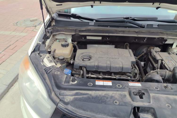 Used SsangYong Korando 2014 2.0L Gasoline Two-Wheel Drive Automatic Elite Navigation Edition Engine Bay Right