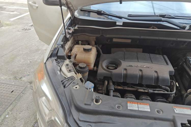 Used SsangYong Korando 2014 2.0L Gasoline Two-Wheel Drive Automatic Elite Navigation Edition Engine Bay Right