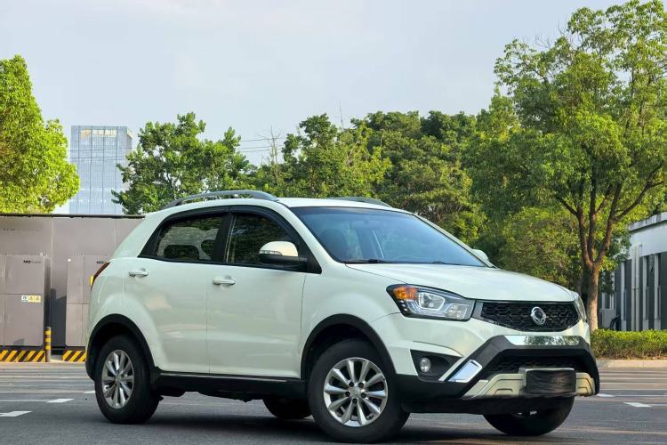 Used SsangYong Korando 2014 2.0L Gasoline Two-Wheel Drive Automatic Elite Navigation Edition Exterior 2