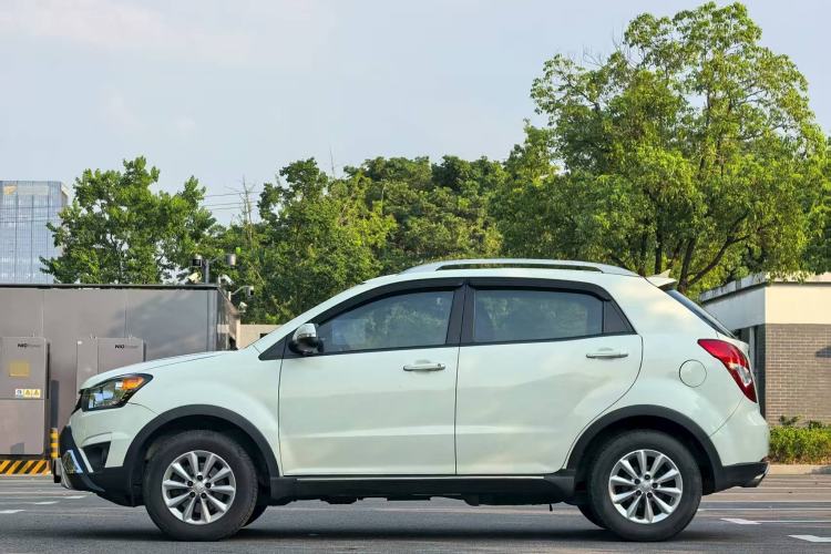Used SsangYong Korando 2014 2.0L Gasoline Two-Wheel Drive Automatic Elite Navigation Edition Exterior 3