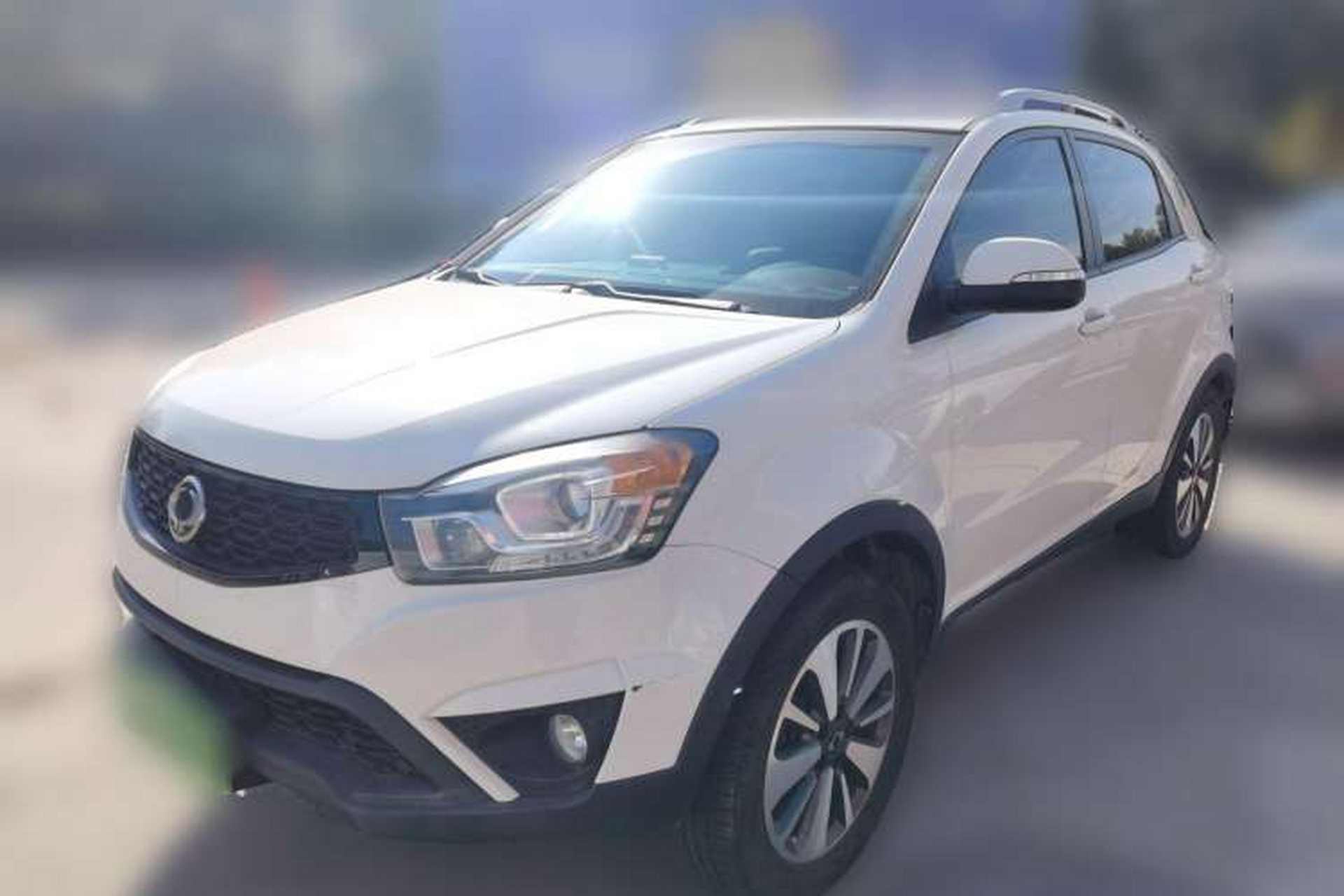 Used SsangYong Korando 2014 2.0L Gasoline Two-Wheel Drive Automatic Collection Edition Front Left 45 Deg