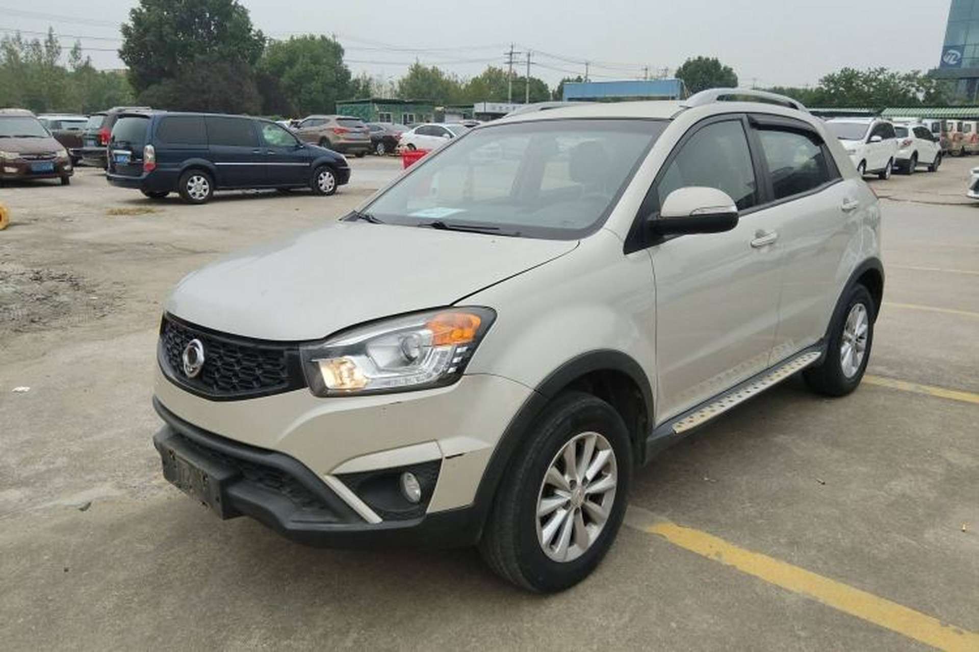 Used SsangYong Korando 2014 2.0L Gasoline Two-Wheel Drive Manual Comfort Navigation Edition Front Left 45 Deg