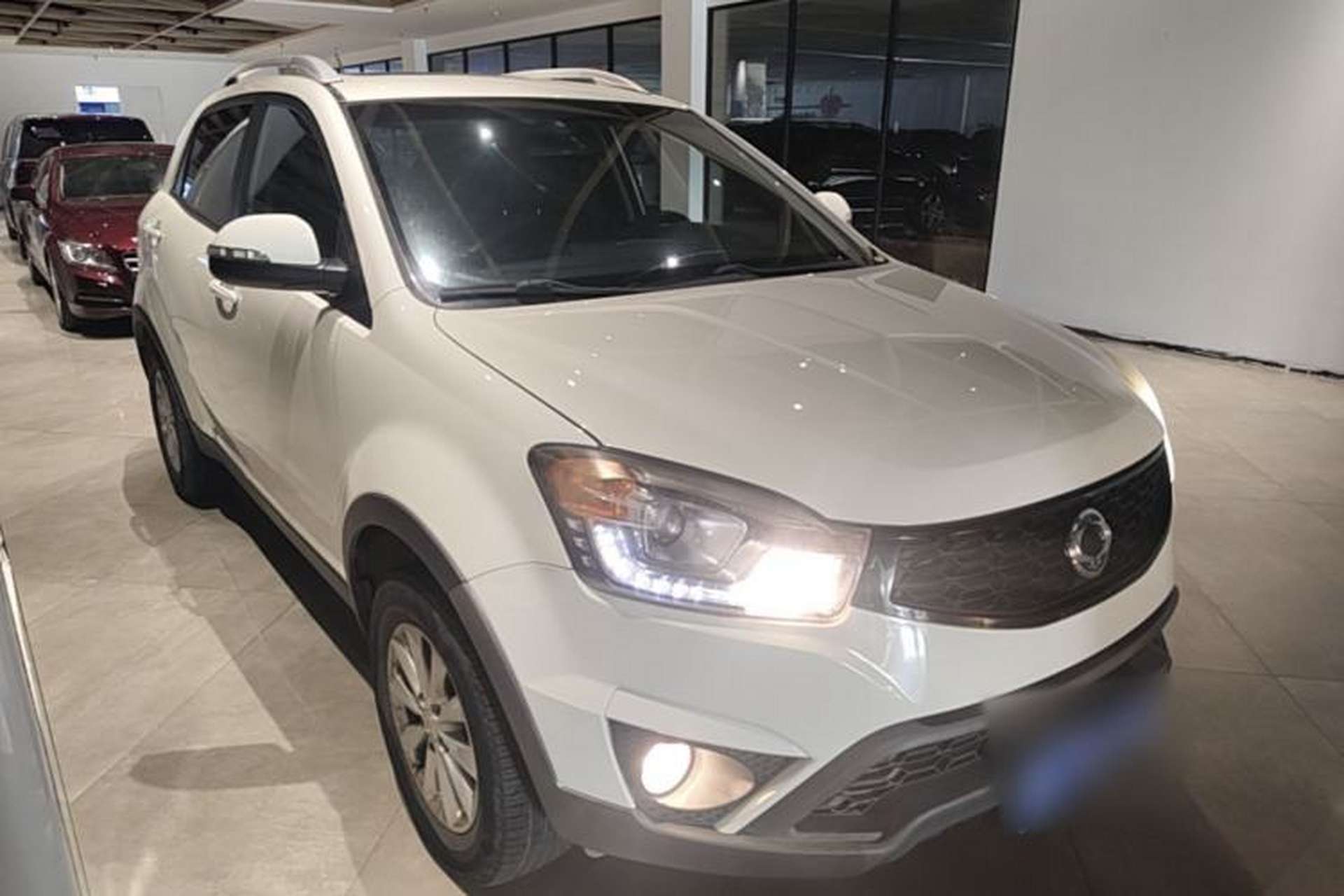 Used SsangYong Korando 2014 2.0L Gasoline Two-Wheel Drive Automatic Elite Navigation Edition Front Right 45 Deg