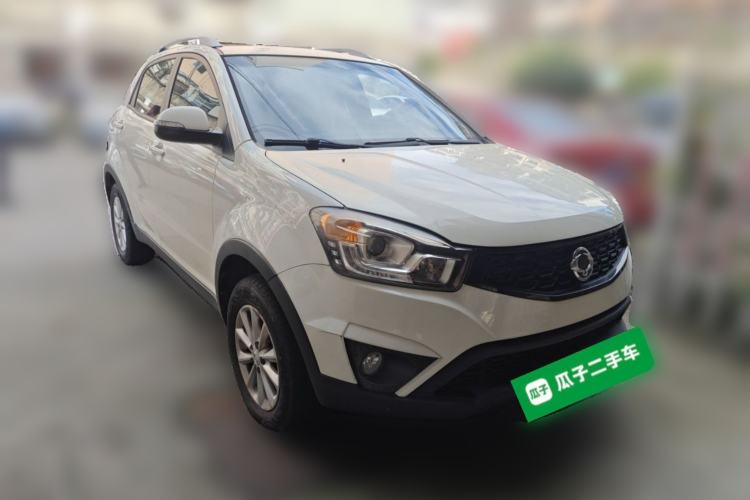 Used SsangYong Korando 2014 2.0L Gasoline Two-Wheel Drive Automatic Elite Navigation Edition Front Right 45 Deg