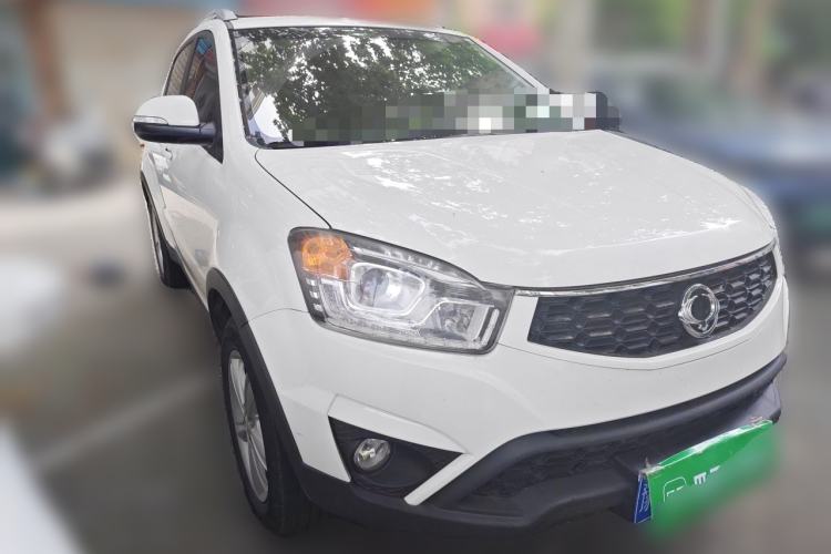 Used SsangYong Korando 2014 2.0L Gasoline 4x4 Automatic Luxury Navigation Edition Front Right 45 Deg