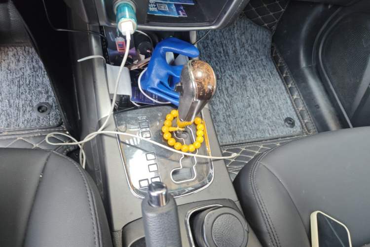 Used SsangYong Korando 2014 2.0L Gasoline Two-Wheel Drive Automatic Elite Navigation Edition Gear Lever