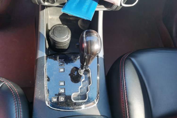 Used SsangYong Korando 2014 2.0L Gasoline Two-Wheel Drive Automatic Collection Edition Gear Lever