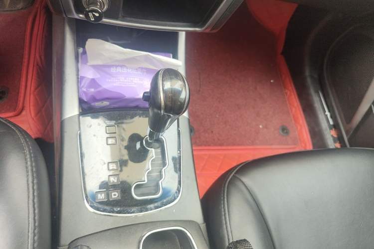 Used SsangYong Korando 2014 2.0L Gasoline 4x4 Automatic Luxury Navigation Edition Gear Lever
