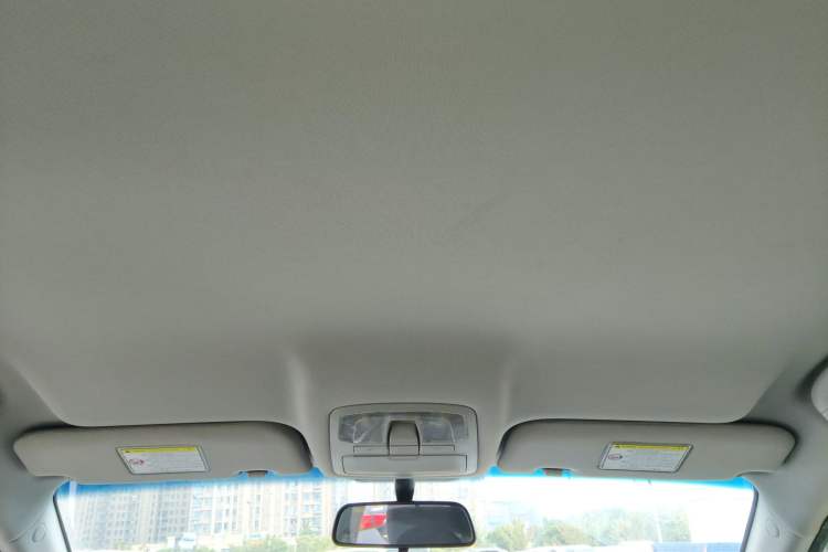 Used SsangYong Korando 2014 2.0L Gasoline Two-Wheel Drive Manual Comfort Navigation Edition Headliner