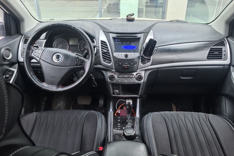 Used SsangYong Korando 2014 2.0L Gasoline Two-Wheel Drive Automatic Elite Navigation Edition Interior 1