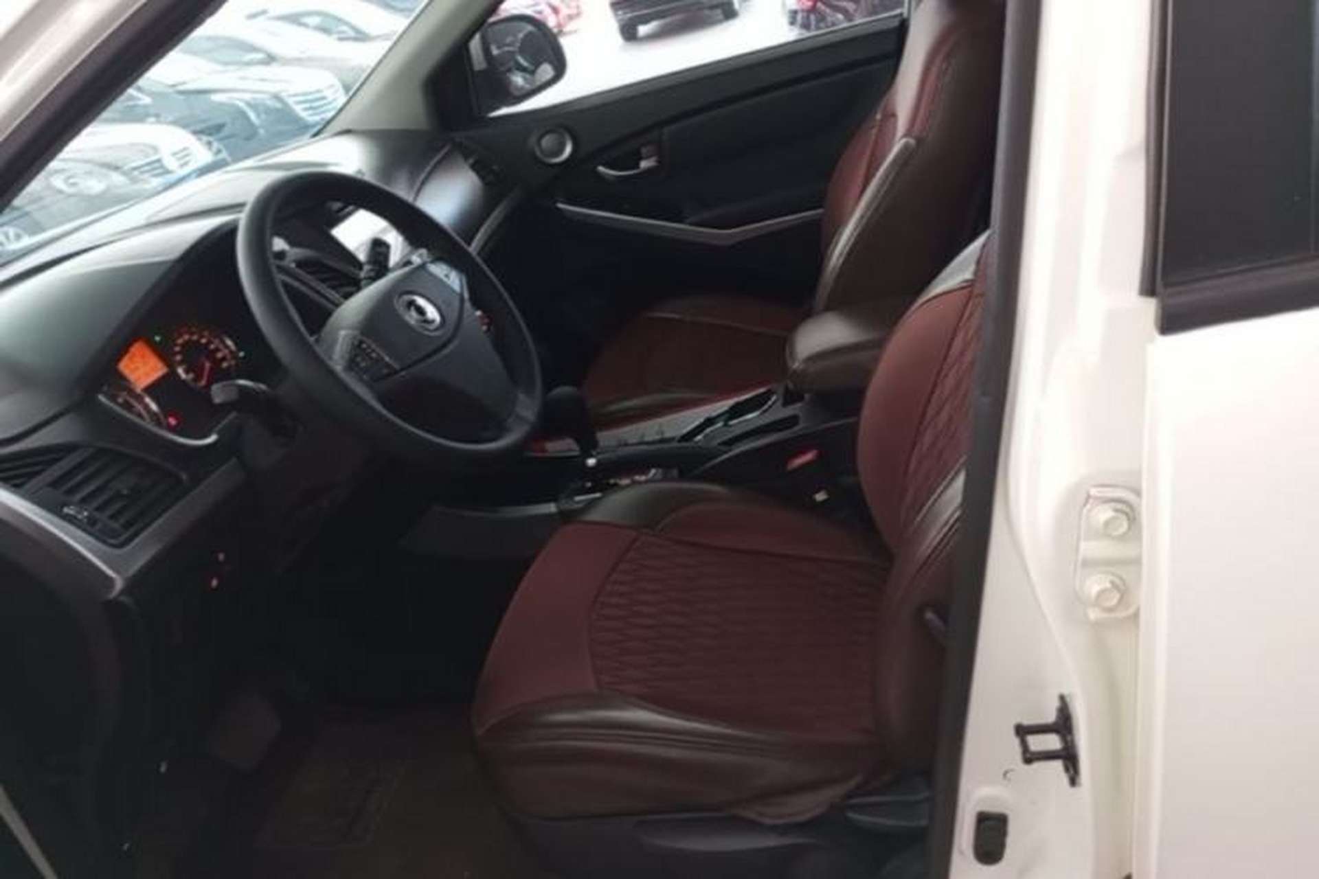 Used SsangYong Korando 2014 2.0L Gasoline Two-Wheel Drive Automatic Elite Navigation Edition Left Front Seat