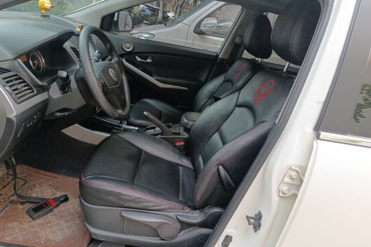 Used SsangYong Korando 2014 2.0L Gasoline Two-Wheel Drive Automatic Elite Navigation Edition Left Front Seat