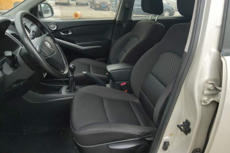Used SsangYong Korando 2014 2.0L Gasoline Two-Wheel Drive Manual Comfort Navigation Edition Left Front Seat