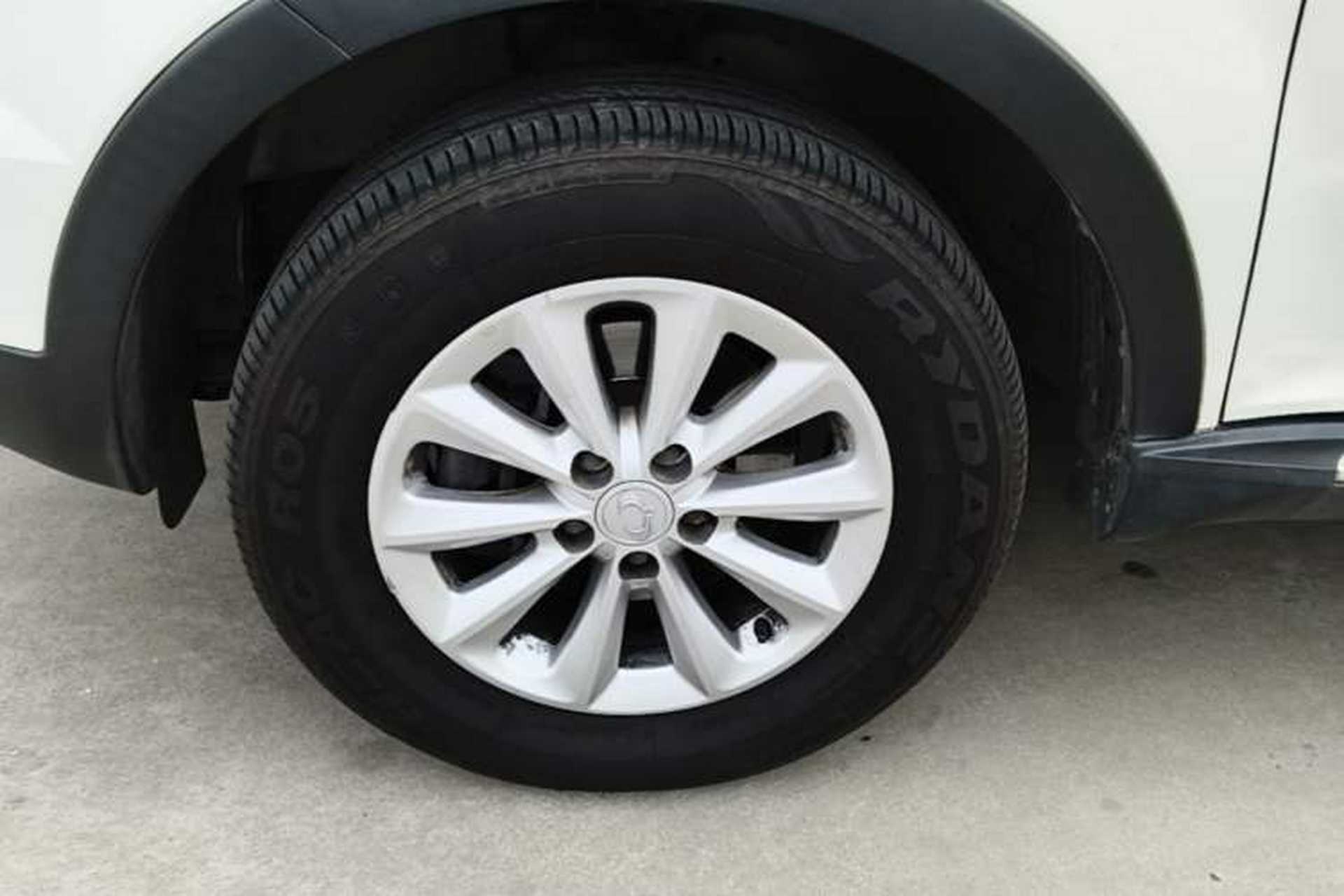 Used SsangYong Korando 2014 2.0L Gasoline Two-Wheel Drive Automatic Elite Navigation Edition Left Front Wheel Hub