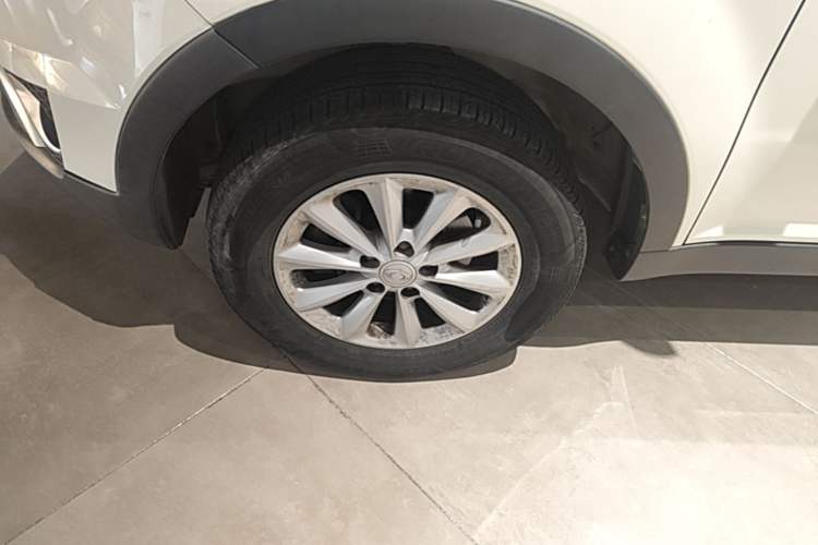 Used SsangYong Korando 2014 2.0L Gasoline Two-Wheel Drive Automatic Elite Navigation Edition Left Front Wheel Hub