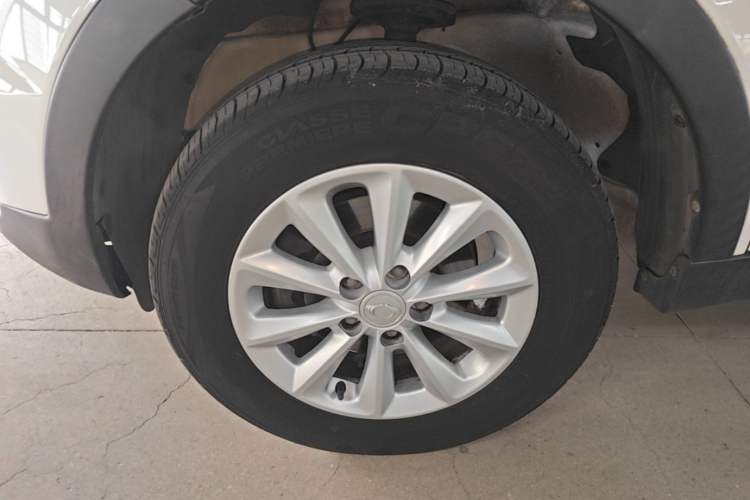 Used SsangYong Korando 2014 2.0L Gasoline Two-Wheel Drive Automatic Elite Navigation Edition Left Front Wheel Hub
