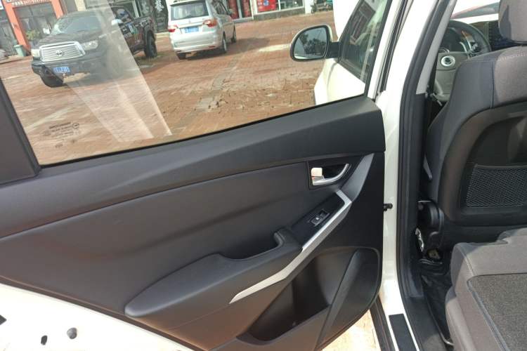 Used SsangYong Korando 2014 2.0L Gasoline Two-Wheel Drive Automatic Elite Navigation Edition Left Rear Door Interior