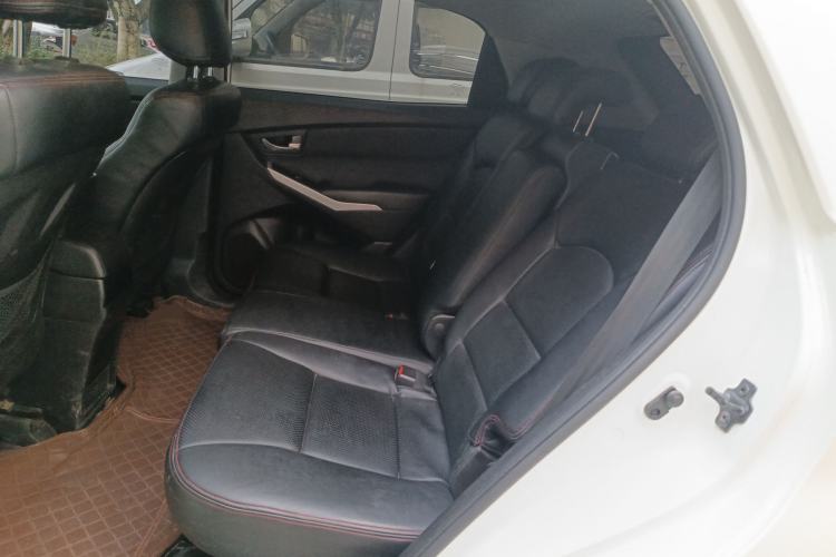 Used SsangYong Korando 2014 2.0L Gasoline Two-Wheel Drive Automatic Elite Navigation Edition Left Rear Seat