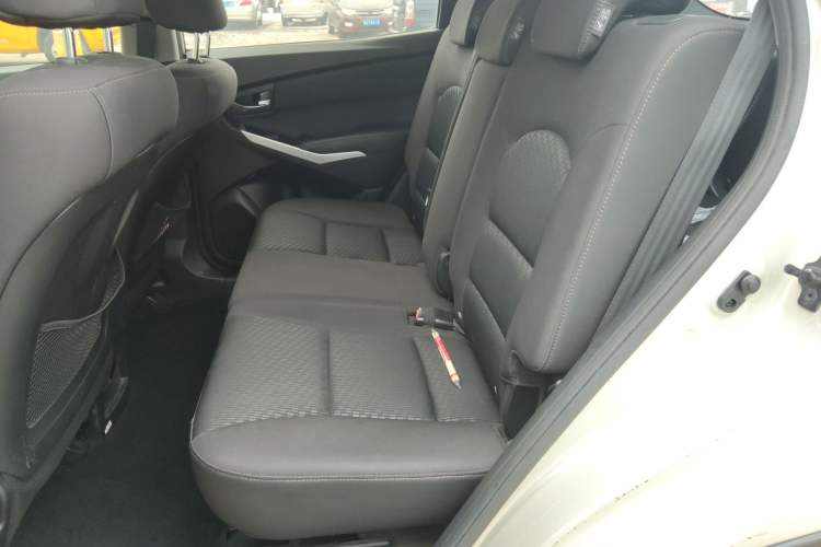 Used SsangYong Korando 2014 2.0L Gasoline Two-Wheel Drive Manual Comfort Navigation Edition Left Rear Seat