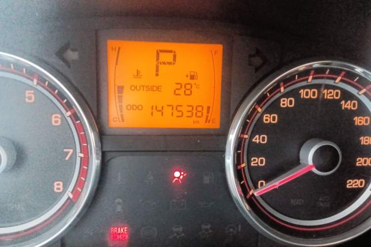 Used SsangYong Korando 2014 2.0L Gasoline Two-Wheel Drive Automatic Elite Navigation Edition Odometer Close Up