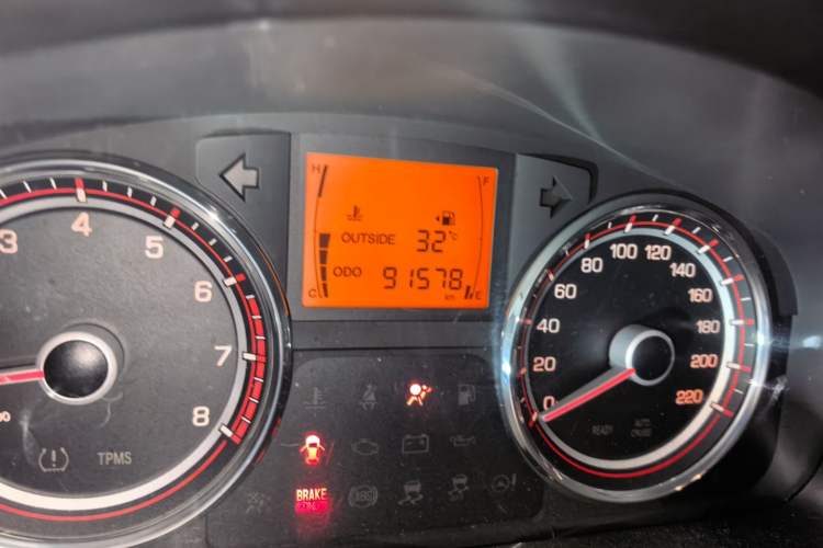 Used SsangYong Korando 2014 2.0L Gasoline Two-Wheel Drive Manual Comfort Navigation Edition Odometer Close Up
