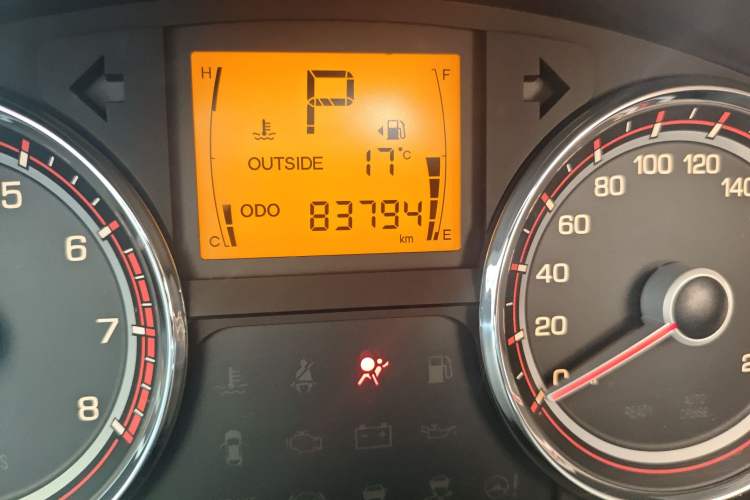 Used SsangYong Korando 2014 2.0L Gasoline Two-Wheel Drive Automatic Elite Navigation Edition Odometer Close Up