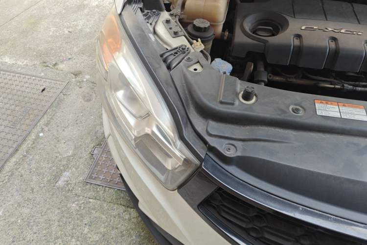 Used SsangYong Korando 2014 2.0L Gasoline Two-Wheel Drive Automatic Elite Navigation Edition Right Front Headlight