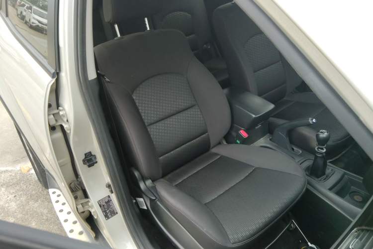 Used SsangYong Korando 2014 2.0L Gasoline Two-Wheel Drive Manual Comfort Navigation Edition Right Front Seat