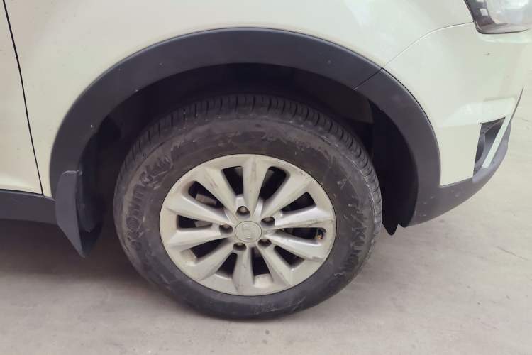 Used SsangYong Korando 2014 2.0L Gasoline Two-Wheel Drive Automatic Elite Navigation Edition Right Front Wheel Hub