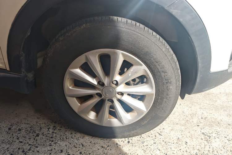 Used SsangYong Korando 2014 2.0L Gasoline Two-Wheel Drive Automatic Elite Navigation Edition Right Front Wheel Hub