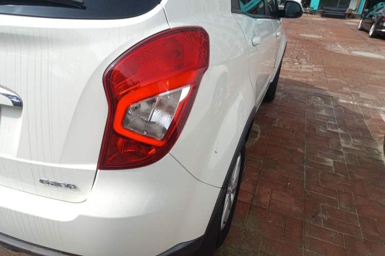 Used SsangYong Korando 2014 2.0L Gasoline Two-Wheel Drive Automatic Elite Navigation Edition Right Rear Taillight
