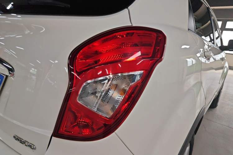 Used SsangYong Korando 2014 2.0L Gasoline Two-Wheel Drive Automatic Elite Navigation Edition Right Rear Taillight