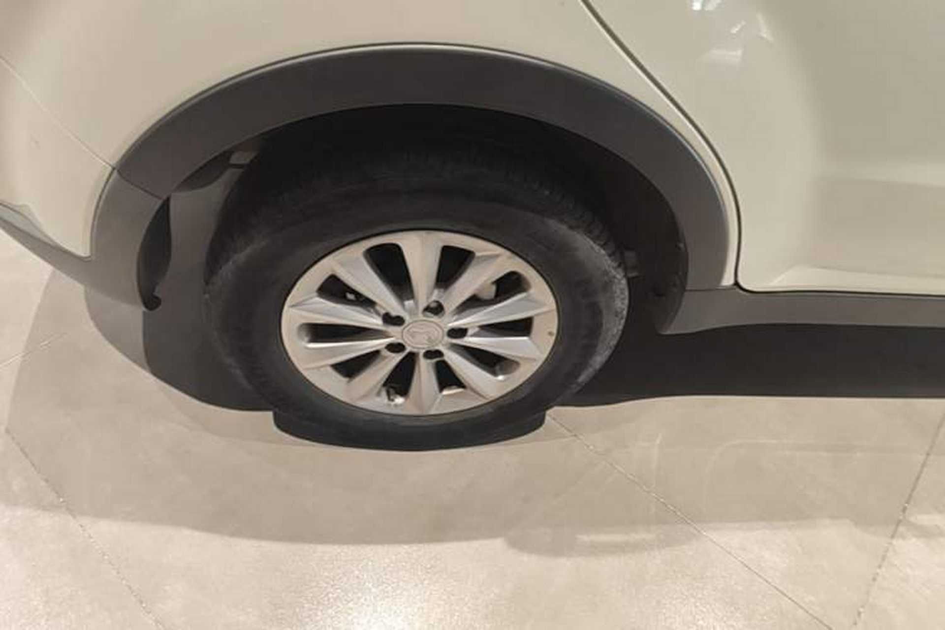 Used SsangYong Korando 2014 2.0L Gasoline Two-Wheel Drive Automatic Elite Navigation Edition Right Rear Wheel Hub